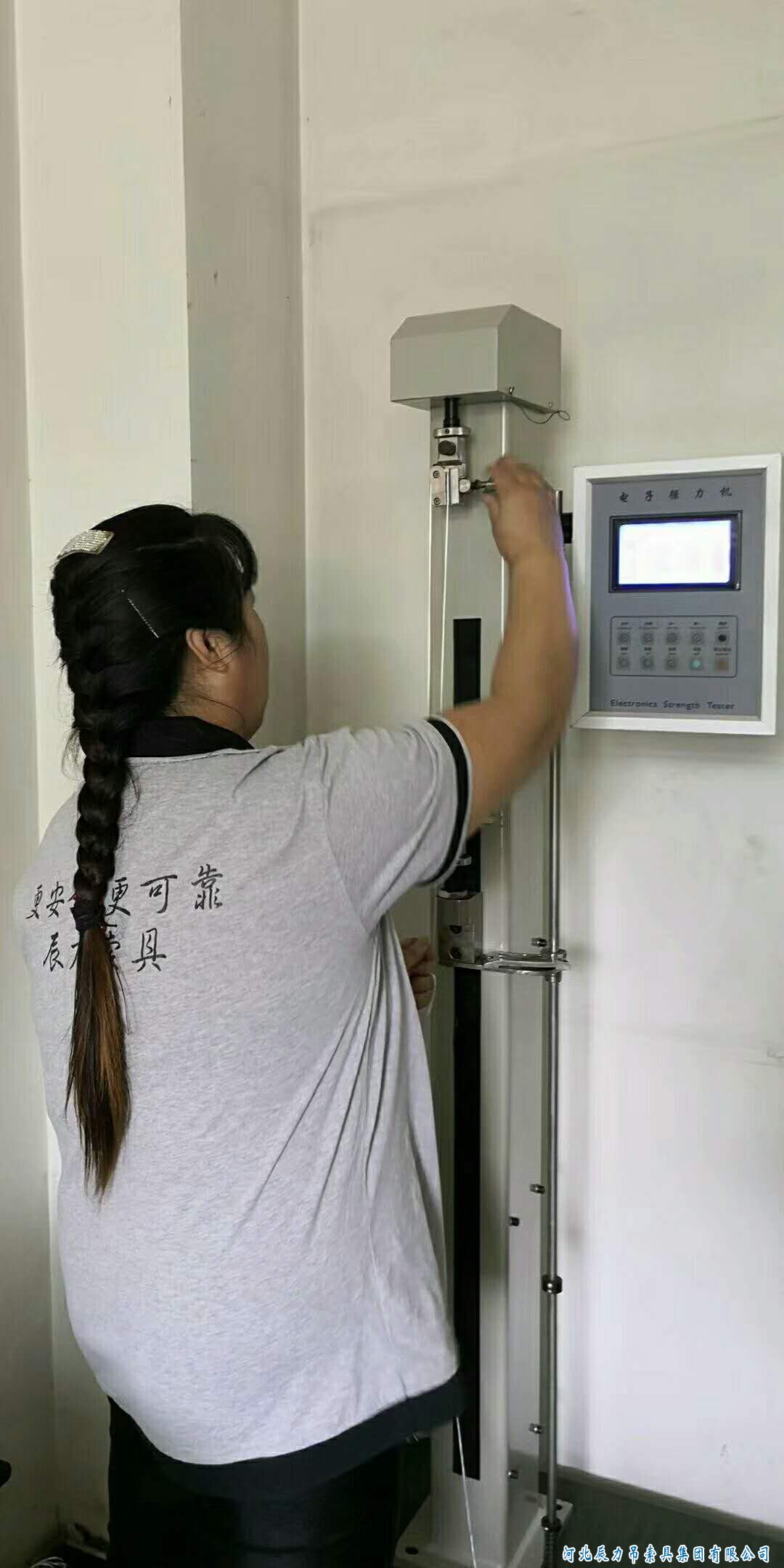 辰力吊裝帶單絲拉力測試，質(zhì)量從源頭掌控